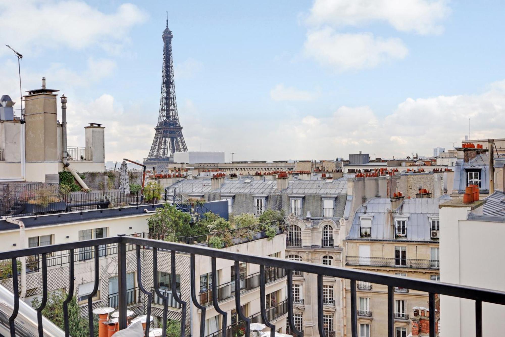 Eiffel Tower View Apartamento Paris Exterior foto